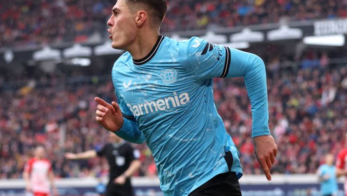 FREIBURG IM BREISGAU, GERMANY - MARCH 17: Patrik Schick of Bayer Leverkusen celebrates scoring his team's third goal during the Bundesliga match between Sport-Club Freiburg and Bayer 04 Leverkusen at Europa-Park Stadion on March 17, 2024 in Freiburg im Breisgau, Germany. (Photo by Alex Grimm/Getty Images) Ex Serie A – Bakayoko salva, Lammers la decide! Singo…- immagine 2