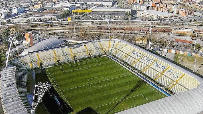 Incrocio da derby: il Modena vende i biglietti, gli ultras Reggiana disertano lo stadio Incrocio da derby: il Modena vende i biglietti, gli ultras Reggiana disertano lo stadio