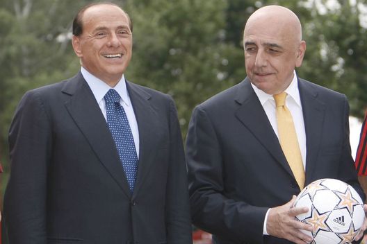Silvio Berlusconi e Adriano Galliani - fonte www.gianlucadimarzio.com Silvio Berlusconi e Adriano Galliani - fonte www.gianlucadimarzio.com