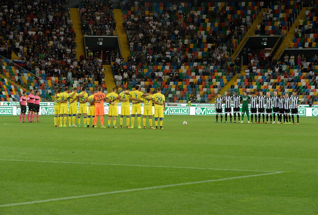  UDINE, ITALY - AUGUST 20:  Udinese and ChievoVerona  players observe a moment of silence in memory of Barcelona victims the Serie A match between Udinese Calcio and  AC Chievo Verona at Friuli Stadium on August 20, 2017 in Udine, Italy.  (Photo by Dino Panato/Getty Images)  