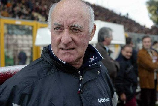 Il maestro Carlo Mazzone sbarca su Twitter: fan in delirio sui social! Il maestro Carlo Mazzone sbarca su Twitter: fan in delirio sui social!
