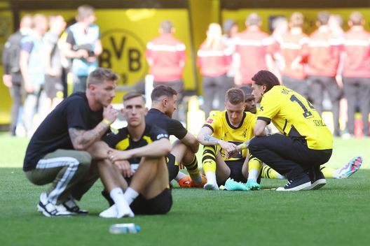 Suicidio Dortmund Solo 2 2 Col Mainz Il Bayern Vince A Colonia Ed è