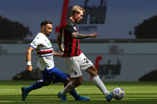 Quagliarella e Kjaer durante Milan-Samp Quagliarella e Kjaer durante Milan-Samp