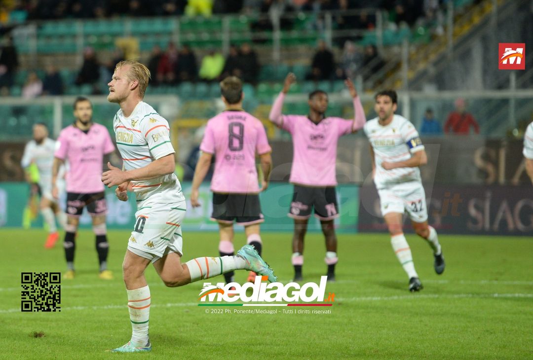 FOTO Palermo-Venezia 0-1, 14ª giornata di Serie B 2022-2023 (Gallery) - immagine 55