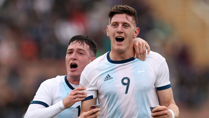 LIMA, PERU - AUGUST 01: Adolfo Gaich of Argentina celebrates after scoring the first goal of his team with teammate Agustín Urzi during Men´s football First Round Group A match between Mexico and Argentina on Day 6 of Lima 2019 Pan American Games at San Marcos stadium on August 01, 2019 in Lima, Peru. (Photo by Buda Mendes/Getty Images) Gaich al fantacalcio? Merlo a SOS: “Ecco perché non giocava! Inzaghi lo ha chiamato e gli ha detto…” - immagine 1