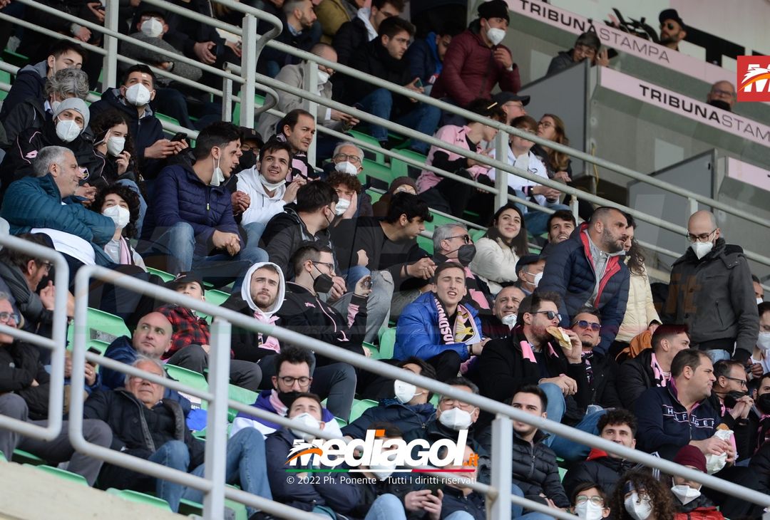 FOTO, i tifosi allo stadio per Palermo – Fidelis Andria 1-1 (Gallery) - immagine 26