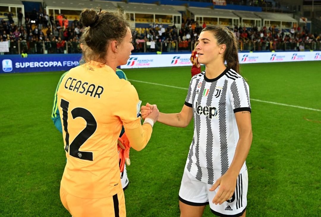 La Roma Femminile vince la Supercoppa: le immagini della festa – FOTO GALLERY - immagine 15