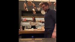 VIDEO / Beckham alle prese con i pancake davanti agli occhi di Victoria