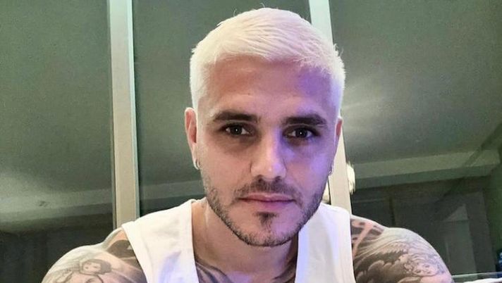 Nuovo cambio di look per Mauro Icardi: l’ex Inter e Wanda Nara si danno il cambio Nuovo cambio di look per Mauro Icardi: l’ex Inter e Wanda Nara si danno il cambio - immagine 1
