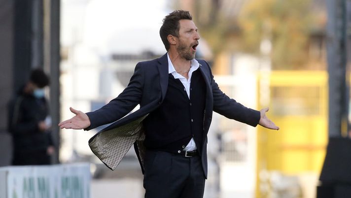 CAGLIARI, ITALY - NOVEMBER 07: Cagliari's Eusebio di Francesco reacts  during the Serie A match between Cagliari Calcio and UC Sampdoria at Sardegna Arena on November 07, 2020 in Cagliari, Italy. (Photo by Enrico Locci/Getty Images) 