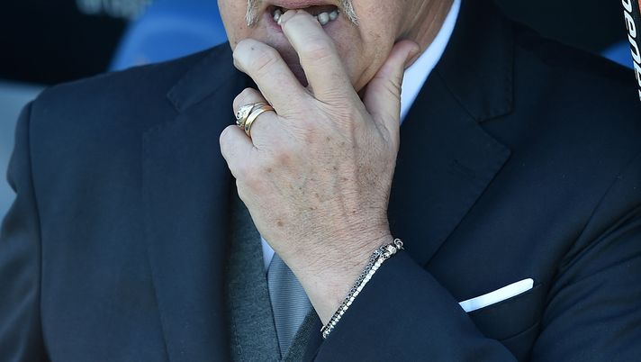 PESCARA, ITALY - MARCH 12: Luigi Del Neri head coach of Udinese Calcio during the Serie A match between Pescara Calcio and Udinese Calcio at Adriatico Stadium on March 12, 2017 in Pescara, Italy. (Photo by Giuseppe Bellini/Getty Images) PESCARA, ITALY - MARCH 12: Luigi Del Neri head coach of Udinese Calcio during the Serie A match between Pescara Calcio and Udinese Calcio at Adriatico Stadium on March 12, 2017 in Pescara, Italy. (Photo by Giuseppe Bellini/Getty Images)