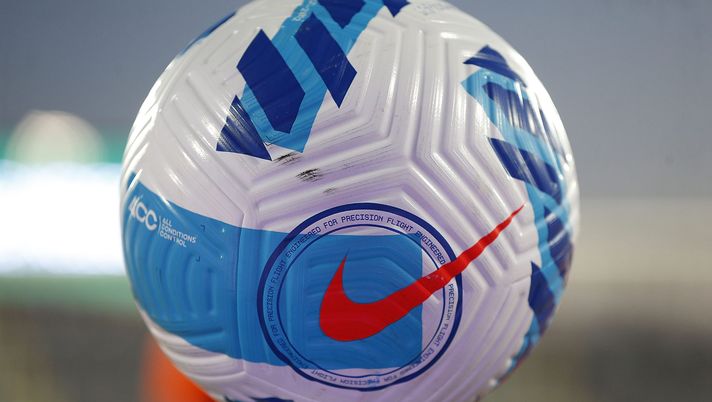 FLORENCE, ITALY - AUGUST 28: The ball of the match during the Serie A match between ACF Fiorentina and Torino FC at Stadio Artemio Franchi on August 28, 2021 in Florence, Italy . (Photo by Gabriele Maltinti/Getty Images) Serie A, le formazioni ufficiali delle due gare delle 15 - immagine 1