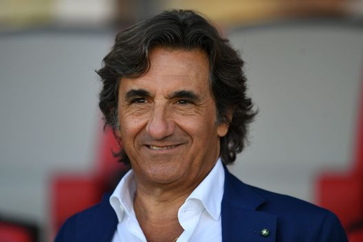 CREMONA, ITALY - AUGUST 27: President of Torino FC Urbano Cairo looks on during the Serie A match between US Cremonese and Torino FC at Stadio Giovanni Zini on August 27, 2022 in Cremona, Italy. (Photo by Alessandro Sabattini/Getty Images) Cairo: “E’ un Toro di buon valore e con tanti giovani. Va ripreso l’avvio positivo”- immagine 2