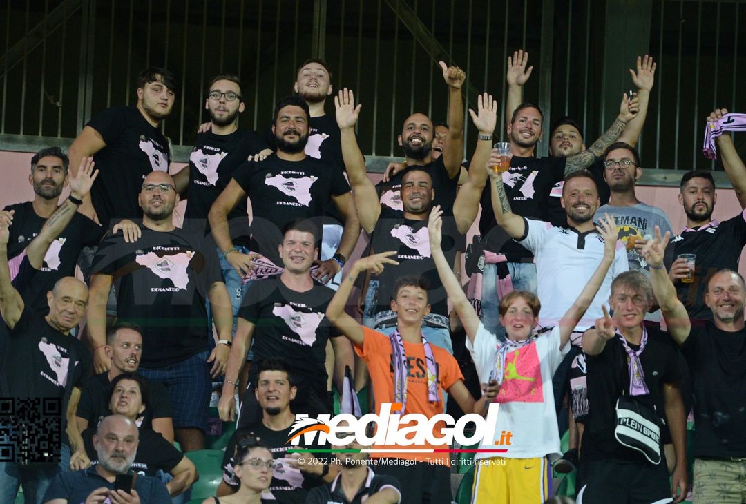 FOTOTIFO, Palermo-Perugia 2-0: i tifosi allo stadio Renzo Barbera (Gallery) - immagine 9