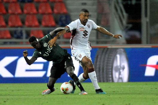 BOLOGNA, ITALY - AUGUST 02: Musa Iuwara of Bologna FC ( L ) competes the ball with Gleison Bremer of Torino FC ( R ) during the serie A match between Bologna FC and Torino FC at Stadio Renato Dall'Ara on August 02, 2020 in Bologna, Italy. (Photo by Mario Carlini / Iguana Press/Getty Images) BOLOGNA, ITALY - AUGUST 02: Musa Iuwara of Bologna FC ( L ) competes the ball with Gleison Bremer of Torino FC ( R ) during the serie A match between Bologna FC and Torino FC at Stadio Renato Dall'Ara on August 02, 2020 in Bologna, Italy. (Photo by Mario Carlini / Iguana Press/Getty Images)