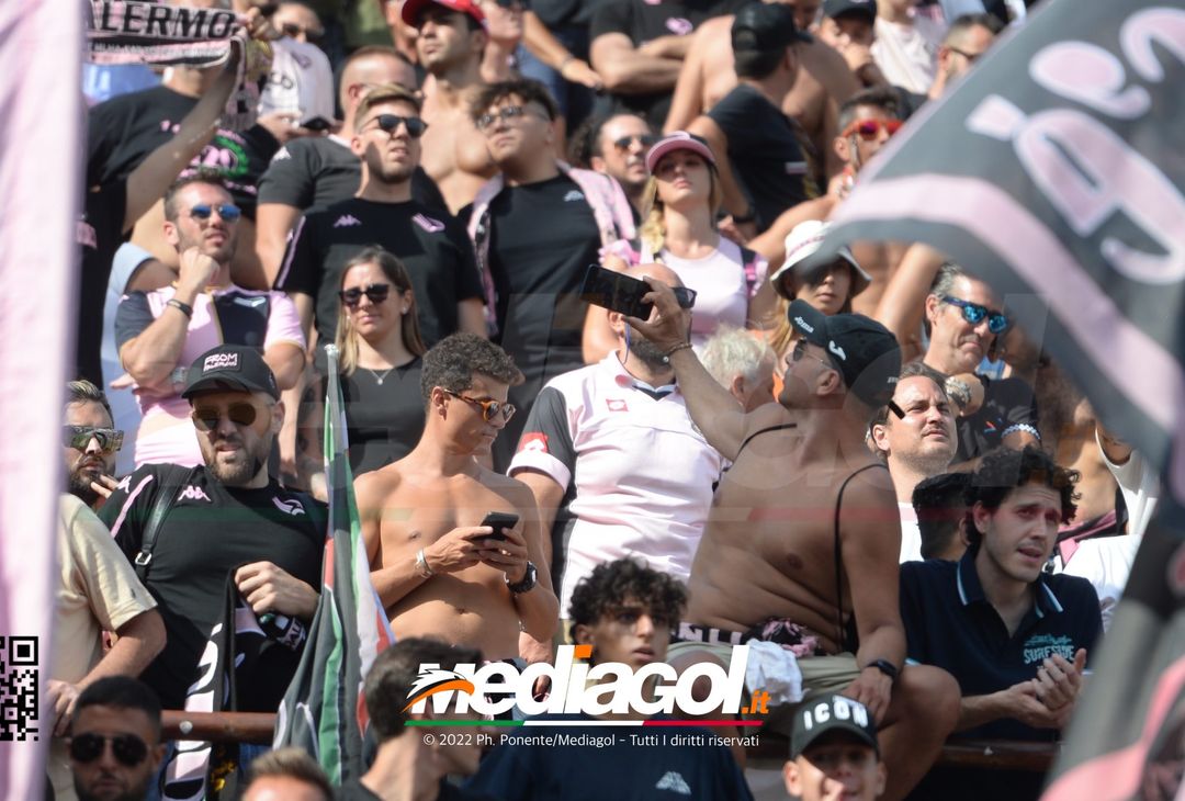 FOTOTIFO, Reggina-Palermo 3-0: i tifosi allo stadio “Oreste Granillo” (Gallery) - immagine 35