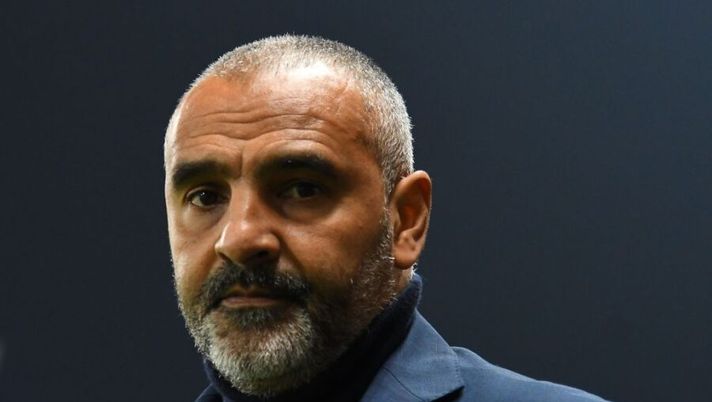 PARMA, ITALY - DECEMBER 16: Head coach Fabio Liverani of Parma Calcio looks on during the Serie A match between Parma Calcio and Cagliari Calcio at Stadio Ennio Tardini on December 16, 2020 in Parma, Italy. (Photo by Alessandro Sabattini/Getty Images) Parma, la sconfitta contro il Torino è pesante: ora Liverani è in bilico - immagine 1