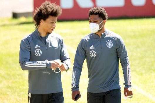 (Photo by Alexander Hassenstein/Getty Images) Sadio Mané al Bayern: Bierhoff “Rischia di limitare Gnabry e Leroy Sané nell’anno dei Mondiali”- immagine 3