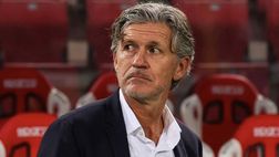 Triestina, striscioni polemici e pomodori marci al campo di allenamento