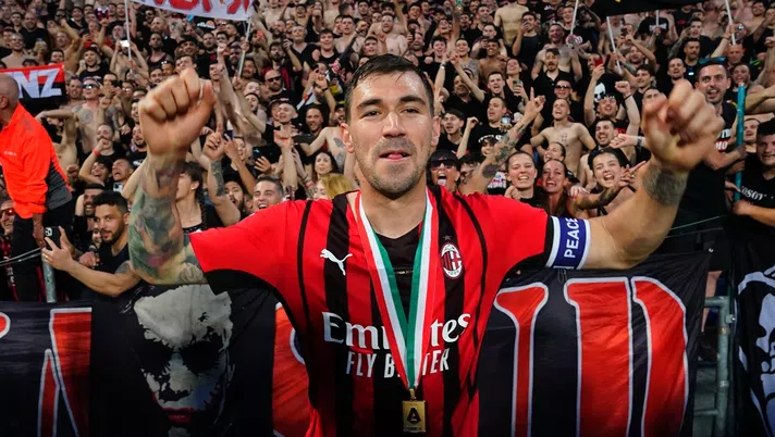 Alessio Romagnoli, difensore del Milan, piace a Lazio e Monza