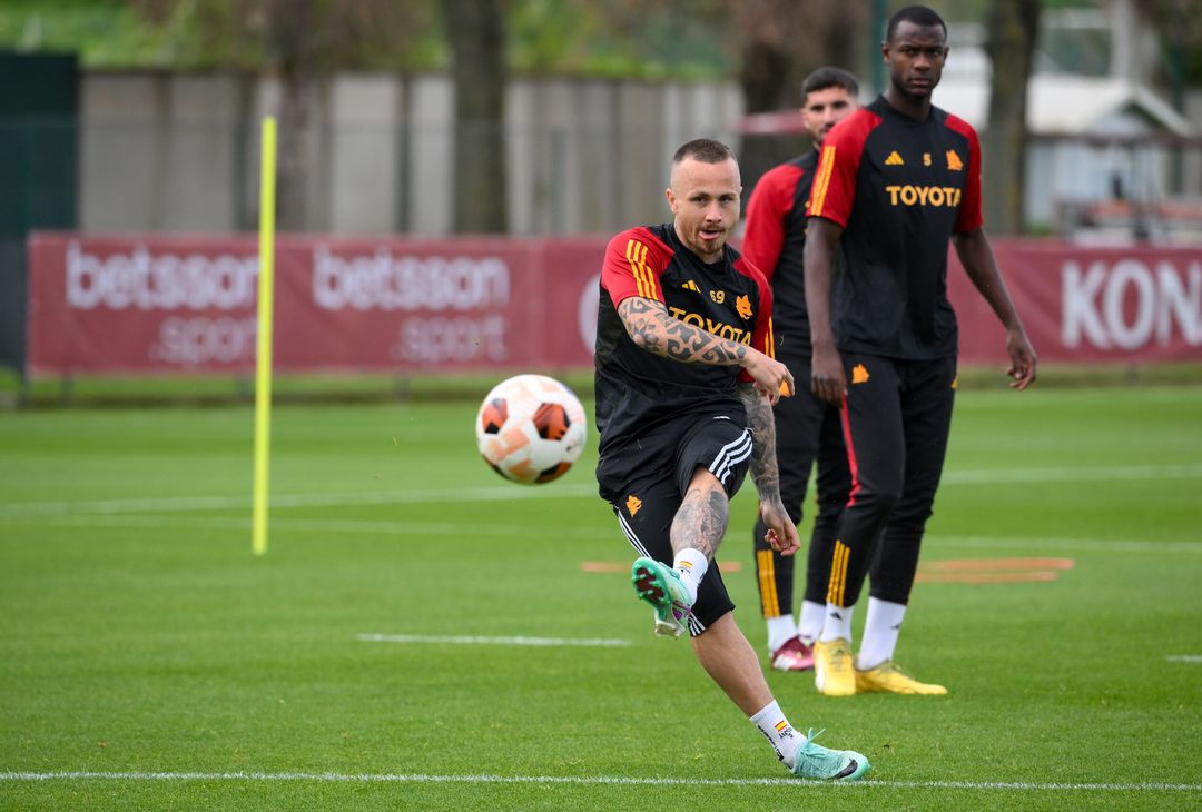 Roma, l’allenamento a Trigoria alla viglia del Milan: c’è Mancini – FOTOGALLERY - immagine 14