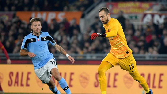ROME, ITALY - JANUARY 26: Pau Lopez of AS Roma during the Serie A match between AS Roma and SS Lazio at Stadio Olimpico on January 26, 2020 in Rome, Italy. (Photo by Marco Rosi/Getty Images) ROME, ITALY - JANUARY 26: Pau Lopez of AS Roma during the Serie A match between AS Roma and SS Lazio at Stadio Olimpico on January 26, 2020 in Rome, Italy. (Photo by Marco Rosi/Getty Images)