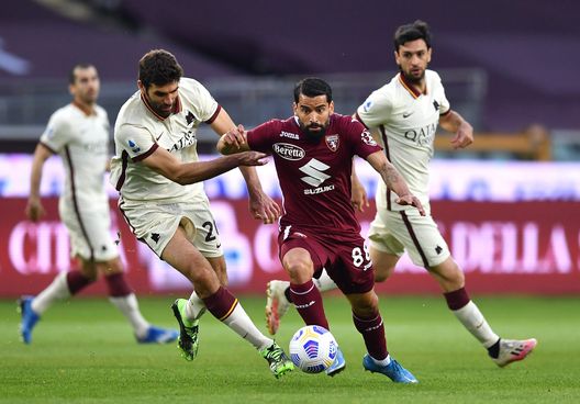 TURIN, ITALY - APRIL 18: Tomas Rincon of Torino F.C. and Federico Fazio of Roma battle for the ball during the Serie A match between Torino FC and AS Roma at Stadio Olimpico di Torino on April 18, 2021 in Turin, Italy. Sporting stadiums around Italy remain under strict restrictions due to the Coronavirus Pandemic as Government social distancing laws prohibit fans inside venues resulting in games being played behind closed doors. (Photo by Valerio Pennicino/Getty Images) TURIN, ITALY - APRIL 18: Tomas Rincon of Torino F.C. and Federico Fazio of Roma battle for the ball during the Serie A match between Torino FC and AS Roma at Stadio Olimpico di Torino on April 18, 2021 in Turin, Italy. Sporting stadiums around Italy remain under strict restrictions due to the Coronavirus Pandemic as Government social distancing laws prohibit fans inside venues resulting in games being played behind closed doors. (Photo by Valerio Pennicino/Getty Images)