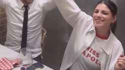 Emma si scatena in pizzeria a Napoli e… canta la canzone di Geolier!