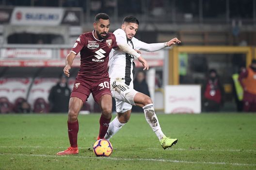 Koffi Djidji e Emre Can nel derby della Mole Koffi Djidji e Emre Can nel derby della Mole