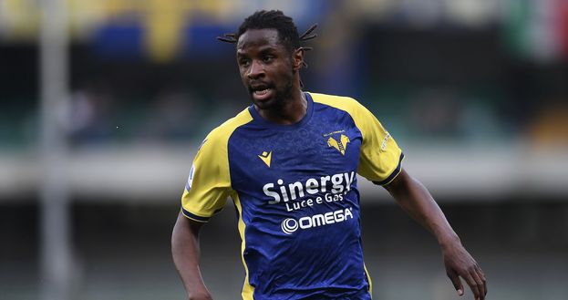 Adrien Tameze (centrocampista Hellas Verona) | Serie A News (Getty Images) Adrien Tameze Hellas Verona