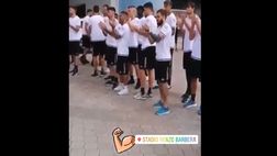 VIDEO Palermo, rosa in partenza per Taranto: i tifosi caricano la squadra di Filippi