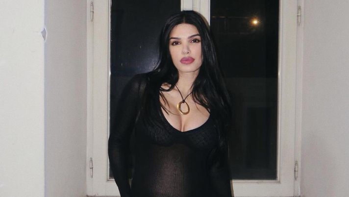 Jovana Djordjevic in dolce attesa incanta i fan: sensualità e curve da urlo - immagine 1