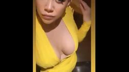 VIDEO, Wanda Nara esagera: scollatura hot su Instagram, Lady Icardi manda in estasi i fans