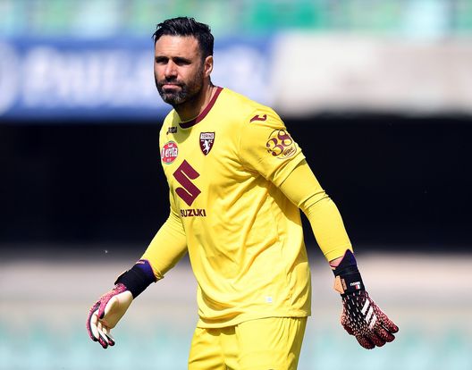  VERONA, ITALY - MAY 09: Salvatore Sirigu of Torino FC looks on during the Serie A match between Hellas Verona FC and Torino FC at Stadio Marcantonio Bentegodi on May 09, 2021 in Verona, Italy. Sporting stadiums around Italy remain under strict restrictions due to the Coronavirus Pandemic as Government social distancing laws prohibit fans inside venues resulting in games being played behind closed doors. (Photo by Alessandro Sabattini/Getty Images) 