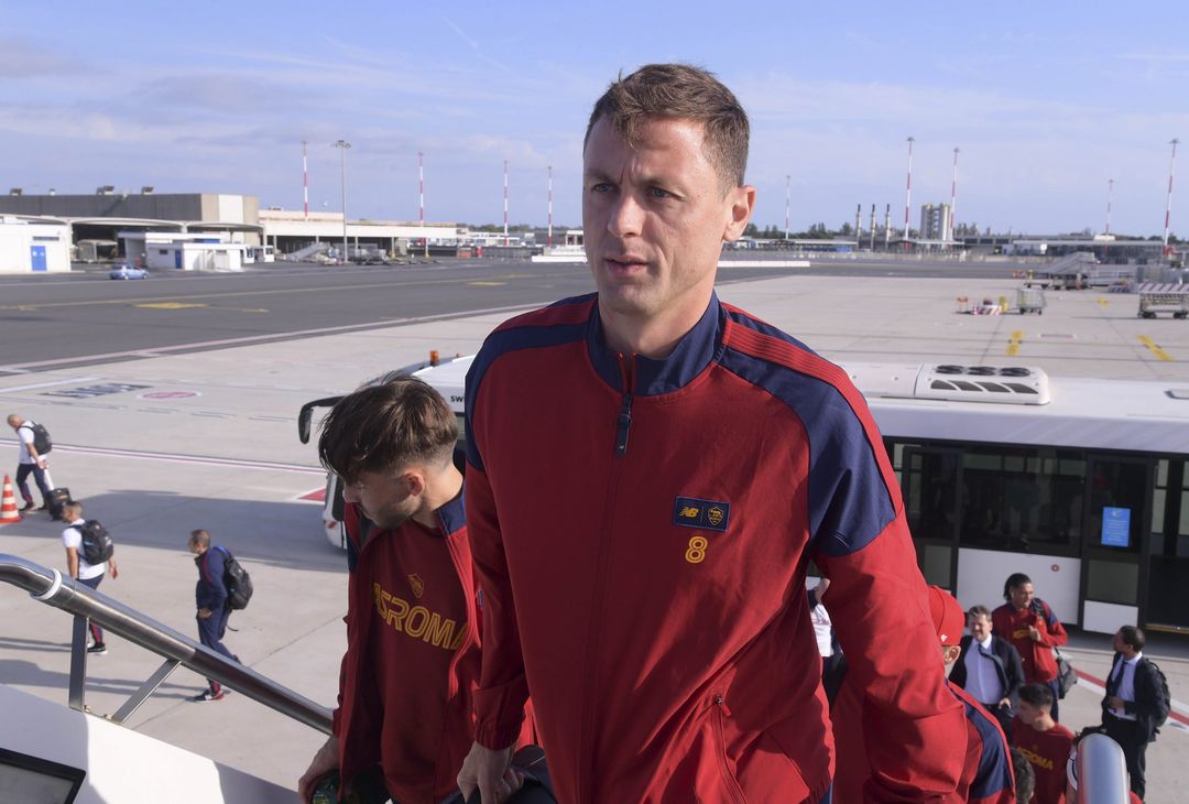 La Roma in partenza per Milano: domani la sfida con l’Inter – FOTO GALLERY - immagine 14