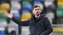 Vergogna Porto: perde 0-4 col Brugge, sassaiola contro Conceiçao. Ferito figlio