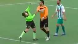 VIDEO / Liguria, l’arbitro dà rigore e finisce male: partono schiaffi e pugni…
