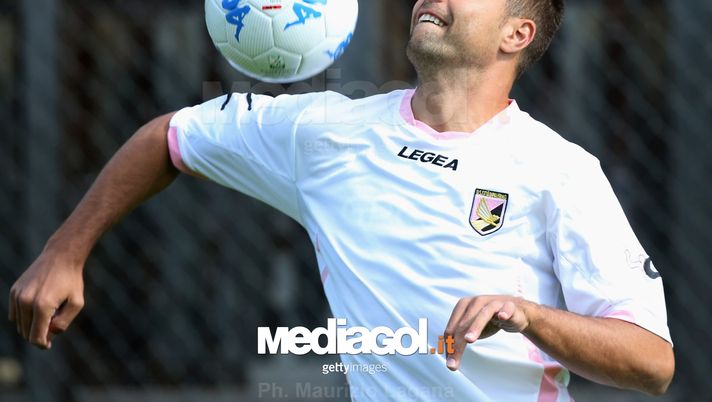 BAD KLEINKIRCHHEIM, AUSTRIA - JULY 15: Thiago Cionek of Palermo during pre-season training camp on July 15, 2017 in Bad Kleinkirchheim, Austria.  (Photo by Maurizio Lagana/Getty Images)  reggina