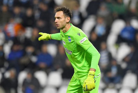 FERRARA, ITALY - NOVEMBER 25: Etrit Berisha of SPAL gestures during the Serie A match between SPAL and Genoa CFC at Stadio Paolo Mazza on November 25, 2019 in Ferrara, Italy. (Photo by Alessandro Sabattini/Getty Images) FERRARA, ITALY - NOVEMBER 25: Etrit Berisha of SPAL gestures during the Serie A match between SPAL and Genoa CFC at Stadio Paolo Mazza on November 25, 2019 in Ferrara, Italy. (Photo by Alessandro Sabattini/Getty Images)