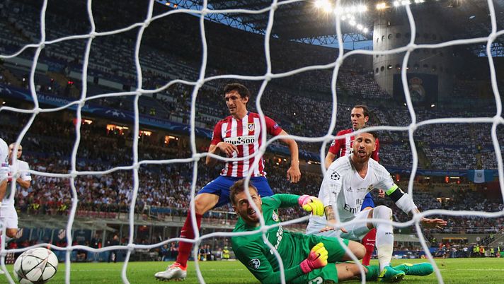 MILAN, ITALY - MAY 28: Sergio Ramos of Real Madrid scores the opening goal during the UEFA Champions League Final match between Real Madrid and Club Atletico de Madrid at Stadio Giuseppe Meazza on May 28, 2016 in Milan, Italy. (Photo by Clive Rose/Getty Images) MILAN, ITALY - MAY 28: Sergio Ramos of Real Madrid scores the opening goal during the UEFA Champions League Final match between Real Madrid and Club Atletico de Madrid at Stadio Giuseppe Meazza on May 28, 2016 in Milan, Italy. (Photo by Clive Rose/Getty Images)