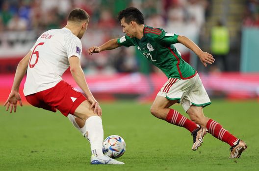 lozano, messico (Photo by Dean Mouhtaropoulos/Getty Images) La sfida Lozano-Zielinski è solo l’ultima frontiera dello spessore raggiunto dal Napoli- immagine 2