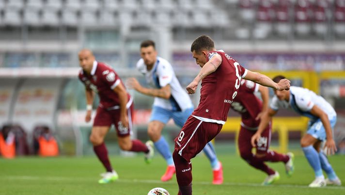 TURIN, ITALY - JUNE 30:  Andrea Belotti of Torino FC scores his goal from the penalty spot during the Serie A match between Torino FC and  SS Lazio at Stadio Olimpico di Torino on June 30, 2020 in Turin, Italy.  (Photo by Valerio Pennicino/Getty Images) 