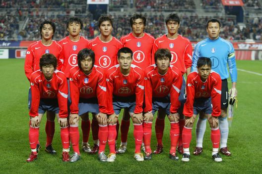 The South Korean team line up (Photo by Chung Sung-Jun/Getty Images) Ahn racconta il famoso Italia-Corea: “Gaucci non mi pagò! Moreno commise errori”- immagine 2