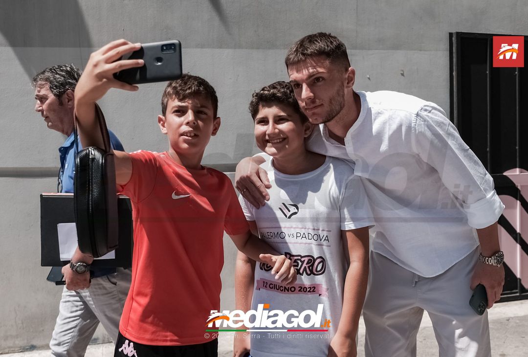 FOTO Palermo, Pierozzi e Devetak al Barbera per le firme (La Gallery) - immagine 15