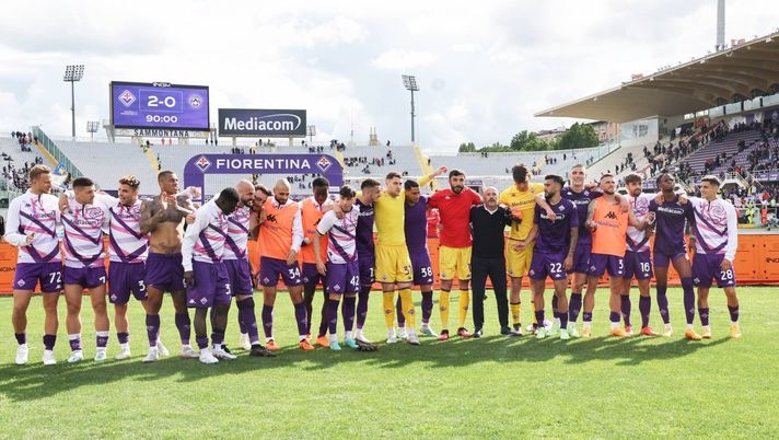 GERMOGLI PH: 14 MAGGIO 2023 FIRENZE STADIO ARTEMIO FRANCHI CAMPIONATO SERIE A FIORENTINA VS UDINESE
NELLA FOTO FESTA FINE PARTITA Cori, applausi e sfottò: Firenze carica la Fiorentina e avverte l’Inter - immagine 1