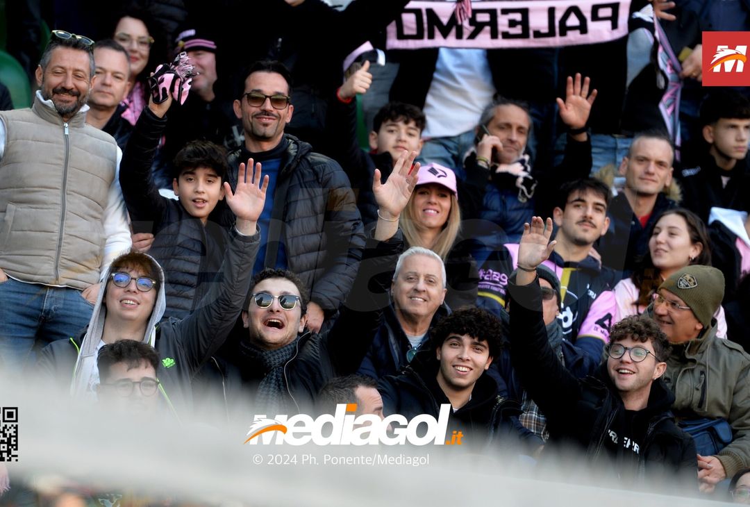 FOTOTIFO Palermo-Como 3-0, gli scatti ai tifosi al “Renzo Barbera” (GALLERY) - immagine 71