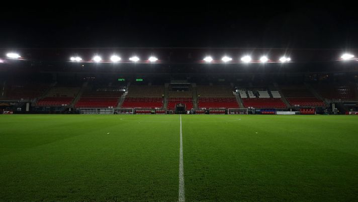 ALKMAAR, NETHERLANDS - DECEMBER 03: General view inside the stadium prior to the UEFA Europa League Group F stage match between AZ Alkmaar and SSC Napoli at AFAS-Stadium on December 03, 2020 in Alkmaar, Netherlands. Sporting stadiums around Netherlands remain under strict restrictions due to the Coronavirus Pandemic as Government social distancing laws prohibit fans inside venues resulting in games being played behind closed doors. (Photo by Dean Mouhtaropoulos/Getty Images) ALKMAAR, NETHERLANDS - DECEMBER 03: General view inside the stadium prior to the UEFA Europa League Group F stage match between AZ Alkmaar and SSC Napoli at AFAS-Stadium on December 03, 2020 in Alkmaar, Netherlands. Sporting stadiums around Netherlands remain under strict restrictions due to the Coronavirus Pandemic as Government social distancing laws prohibit fans inside venues resulting in games being played behind closed doors. (Photo by Dean Mouhtaropoulos/Getty Images)