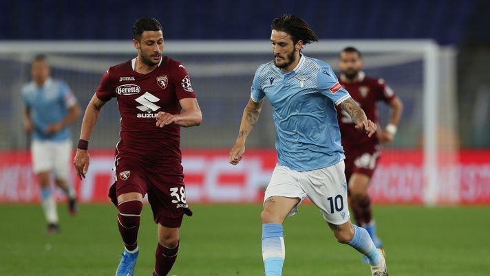 ROME, ITALY - MAY 18: Luis Alberto of S.S. Lazio battles for possession with Rolando Mandragora of Torino FC during the Serie A match between SS Lazio and Torino FC at Stadio Olimpico on May 18, 2021 in Rome, Italy. Sporting stadiums around Italy remain under strict restrictions due to the Coronavirus Pandemic as Government social distancing laws prohibit fans inside venues resulting in games being played behind closed doors. (Photo by Paolo Bruno/Getty Images) ROME, ITALY - MAY 18: Luis Alberto of S.S. Lazio battles for possession with Rolando Mandragora of Torino FC during the Serie A match between SS Lazio and Torino FC at Stadio Olimpico on May 18, 2021 in Rome, Italy. Sporting stadiums around Italy remain under strict restrictions due to the Coronavirus Pandemic as Government social distancing laws prohibit fans inside venues resulting in games being played behind closed doors. (Photo by Paolo Bruno/Getty Images)