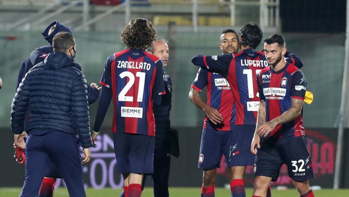 Crotone, L’allenamento In Vista Del Torino: Assenti Benali E Cigarini ...