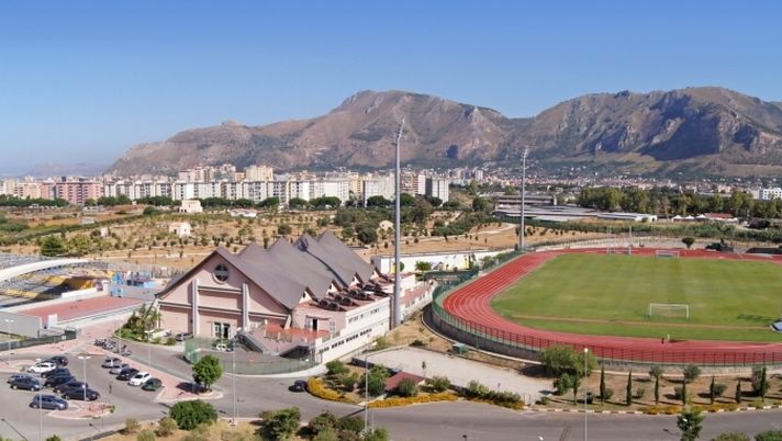 Palermo, risemina manto erboso del &#8220;Renzo Barbera&#8221;: allenamenti al Cus per i rosanero 